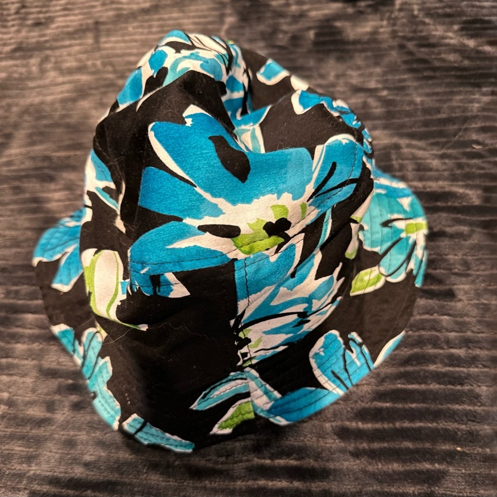 Men’s hat bundle - Picture 5 of 5